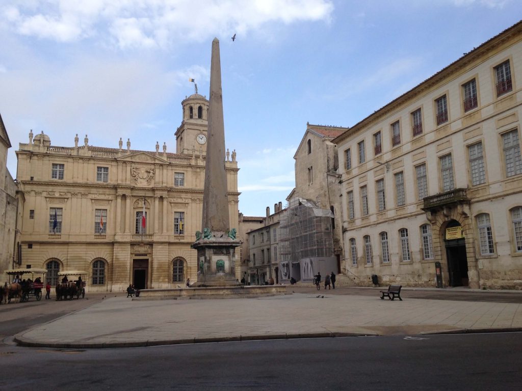 Arles plaza